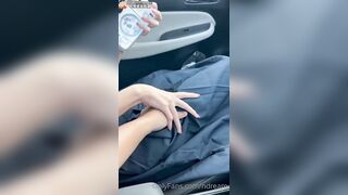 Onlyfan ndream e học sinh dâm đc bố đường đón đi học cho móc lồn hồng public trên xe
