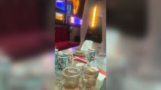 Clip Sex Múa thoát y tại quán karaoke cực dâm loạn 2