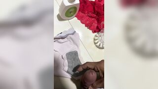 Trộm quần lót nhà chị hàng xóm sục ae ơi quá nứng