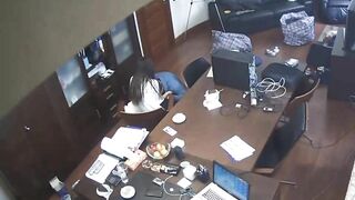Clip Sex Sếp quyến rũ em nhân viên trong giờ làm việc