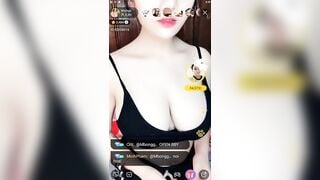 Clip idol live mBongg Livestream khoe vu to gợi cảm khó cưỡng