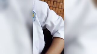 nghịch vú đứa bạn của em gái nhìn vú non đẹp vú tròn trắng quá