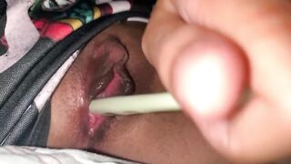 Gái teen Thái Lan thủ dâm với bàn chải đánh răng