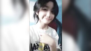 Gái mới lớn lớp 10 học đòi bị thanh niên lựa quay video thủ dâm cực nét