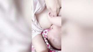 mẹ bỉm 1 con cho con bú nhìn ngon quá anh em ơi - phần 1