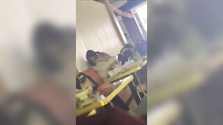 Cặp đôi đụ nhau giữa quán đông người luôn