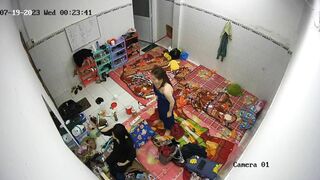 phòng ngủ mấy em KTV ngủ các em thay đồ nhìn nứng ghê - phần 7