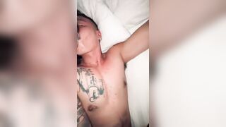 Buổi thác loạn vừa chơi đồ vừa chơi mấy con đĩ