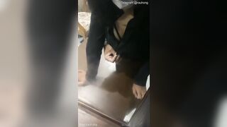 Vào nhà nghỉ check hàng e teen rau sinh viên hàng ngon vú múp cực dâm