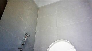 Quay lén WC nữ 35