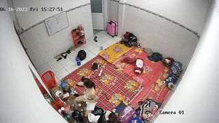 hack cam phòng mấy em xinh thay quần áo nhìn sướng - phần 2