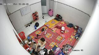 hack cam phòng mấy em xinh thay quần áo nhìn sướng - phần 2