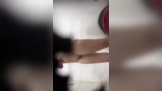 lúc địt không cho quay thì đi tắm anh quay trộm vậy người yêu 2k6
