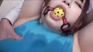 Bắt cóc rồi bạo dâm tập thể gái xinh, vú to lồn múp