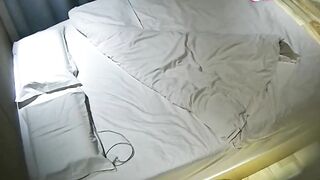Cam quay lén cặp đôi lần đầu vào khách sạn mà em gái hơi sợ tính đi về mà lỡ vào r