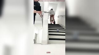 Địt nhau ở hành lang thì bị phát hiện chạy không kịp kéo quần lên tầng trên địt tiếp