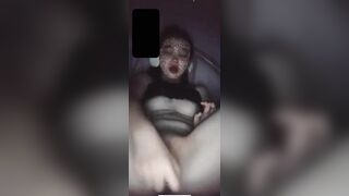 dưa chuột to thế giãn hết lồn non của em, nứng mà vẫn quay mh không thiếu giây nào