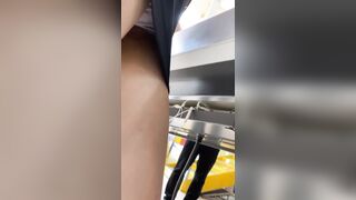 có 102 quay lén gái xinh làm TGDĐ váy ngắn quần lót - phần 15