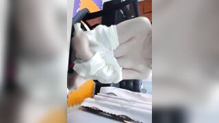 E gái 2k6 đang bầu thủ dâm