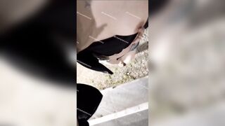 Cô gái nữa đêm nứng lồn vạch vú đi lang thang