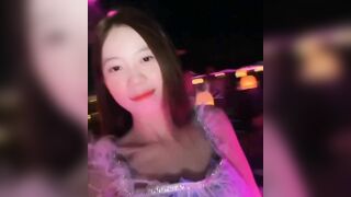 Em gái Việt sang Tàu làm đĩ!