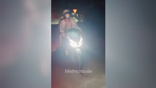 chạy xe mà thả rong vạyyy ó hả