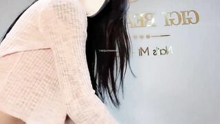 Jenny_Spa buổi show hàng móc lồn bán vé của 2 em nhân viên Spa cực ngon p1