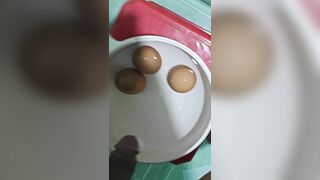 Ngâm nước sôi vào Cu và cái kết bổng