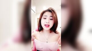 Tiktokker chan3tuoi vú múp xinh đẹp show hàng trên app p3