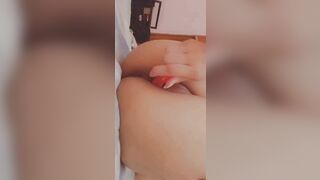 Dâm nữ bím múp cực ngon ngồi quay háng móc lồn siêu dâm