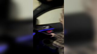 Các mày nghĩ sao khi được bồ bú cu trên xe