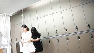 tổng hợp clip quay lén những cô gái xinh đẹp trong nhà tắm công cộng p2