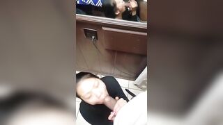 Châu Á bú cu bự tây đen ngoác cả mồm