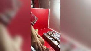 Thanh niên địt ny bạn thân còn quay lại gửi th bạn