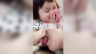 Thác loạn cùng 2 em teen,được xem 2 em hôn nhau thay phiên bú cu p3