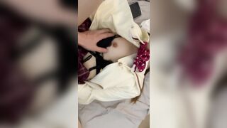 sang thăm bé loli bị ngã xe thấy em ngon quá đè ra đòi địt luôn - phần 8