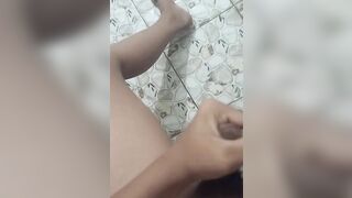 ở nhà một mình tập lọ