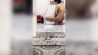 Thg cháu số hưởng, Thản nhiên quay Vú Lồn Bác họ Hàng Xóm đi tắm