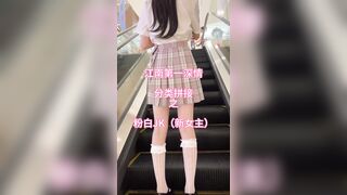 đưa bé 17 tuổi đi ăn rồi dẫn em về nhà địt không bao rồi xuất trong