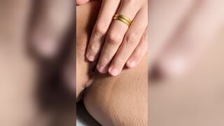 lồn e sinh viên đẹp nhưng em vẫn ngại không cho anh nhìn lồn