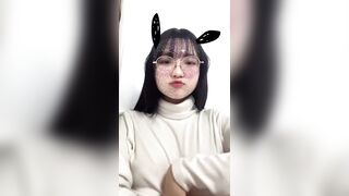 em học sinh dâm đãng mới mở sách ra học đã ngồi thủ dâm p2