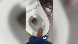 Chym nhỏ mà đái lắm vãi