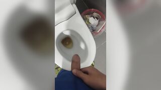 Chym nhỏ mà đái lắm vãi