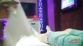 quay lén em nhân viên xinh đẹp massage nứng lồn địt nhau với khách 10