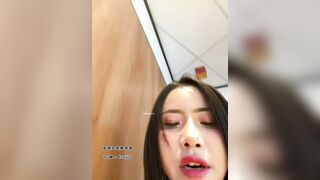 BẮT GẶP em con đĩ đang tự SƯỚNG một mình trong phòng 2