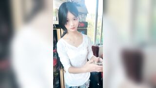 em học sinh quay clip khỏa thân