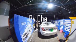 cởi chuồng rửa xe cho khách
