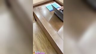 gạ địt em nhân viên mông to