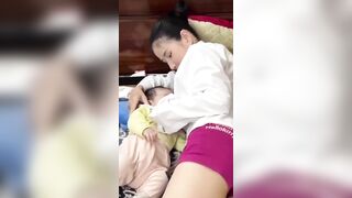 Vợ yêu vú bự cực xinh cho con bú