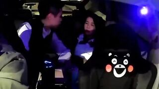 Chuyến xe hành phúc của đôi tình nhân trẻ hứng tình ngay sau lưng a tài xế p2